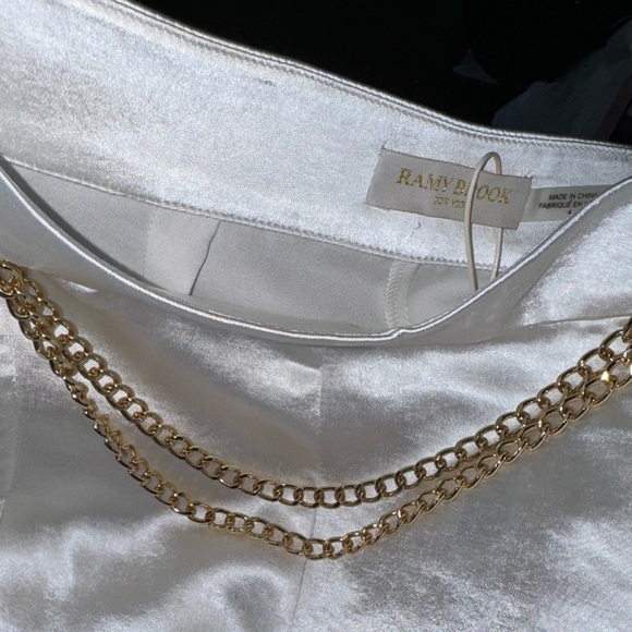 Ramy Brooke Ivory Silky Satin Short with Gold Chain Size 4🤍💛 - Picture 2 of 3